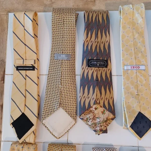 Elegant Yellow and Brown Tie Set - Picture 7 of 9